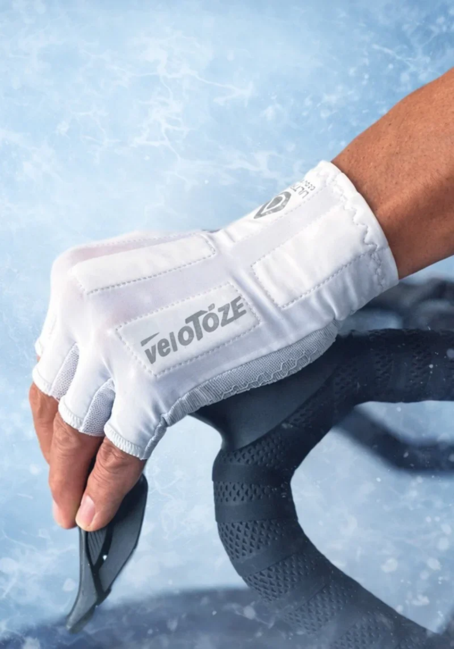 GLACIER Gloves from Ultra Cool Tech (Arctic White)